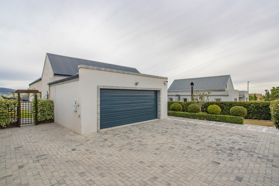 3 Bedroom Property for Sale in Uitsig Western Cape